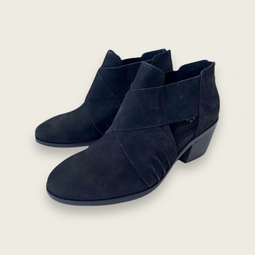 Eileen Fisher Cutout Boots 6.5 New